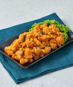 Golden Crispy Salted Egg Yolk Chicken by 8 crabs